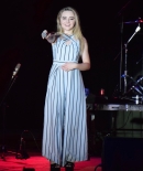 sabrinacarpenter-daily_28829.jpg