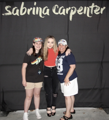 sabrinacarpenter-daily_284129.jpg