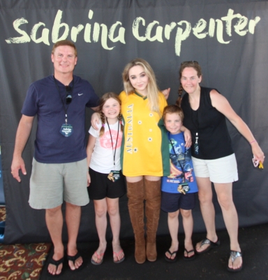 sabrinacarpenter-daily_2816029.jpg