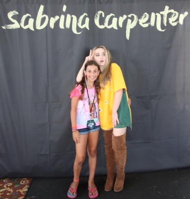 sabrinacarpenter-daily_2816229.jpg