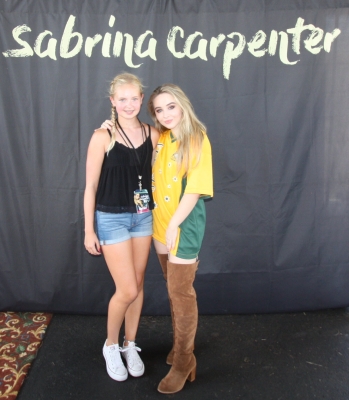 sabrinacarpenter-daily_2817829.jpg