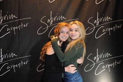 sabrinacarpenter-daily_281929.jpg