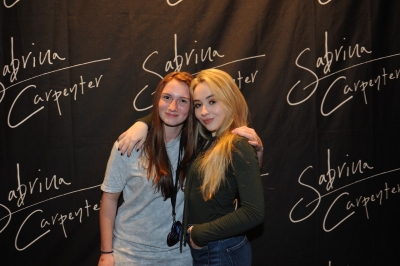 sabrinacarpenter-daily_282429.jpg