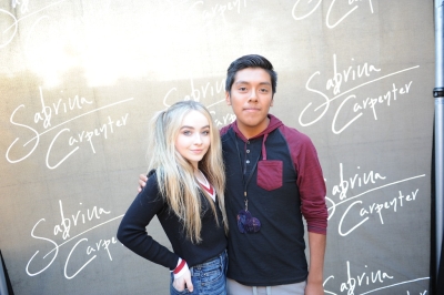 sabrinacarpenter-daily_282929.jpg