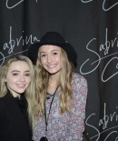 sabrinacarpenter-daily_281729.jpg