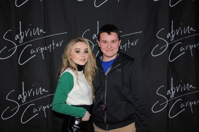 sabrinacarpenter-daily_281129.jpg