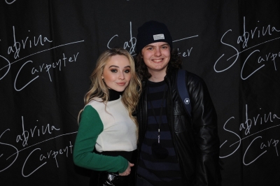 sabrinacarpenter-daily_28629.jpg