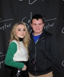 sabrinacarpenter-daily_281129.jpg