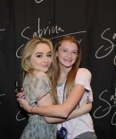 sabrinacarpenter-daily_282029.jpg