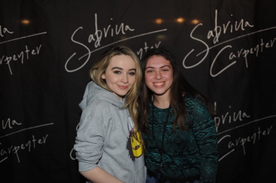 sabrinacarpenter-daily_2811829.jpg