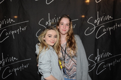 sabrinacarpenter-daily_287929.jpg