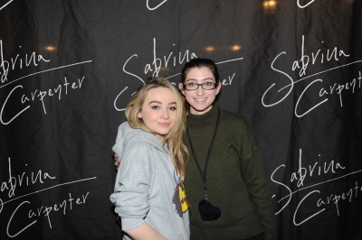 sabrinacarpenter-daily_289729.jpg