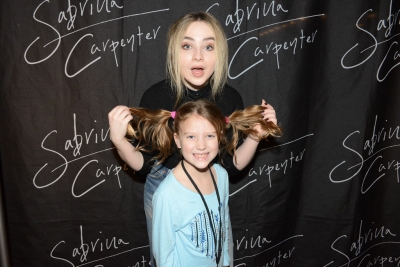 sabrinacarpenter-daily_282729.jpg