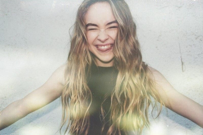 sabrinacarpenter-daily_289229.jpg