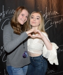 sabrinacarpenter-daily_281829.jpg