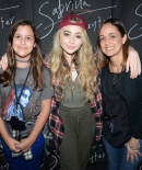 sabrinacarpenter-daily_28929.jpg