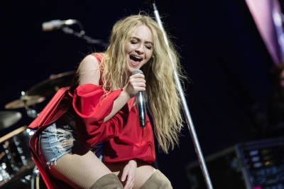 sabrinacarpenter-daily_285029.jpg