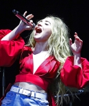 sabrinacarpenter-daily_28429.jpg