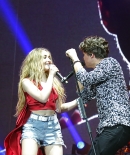 sabrinacarpenter-daily_286429.jpg