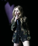 sabrinacarpenter-daily_28329.jpg