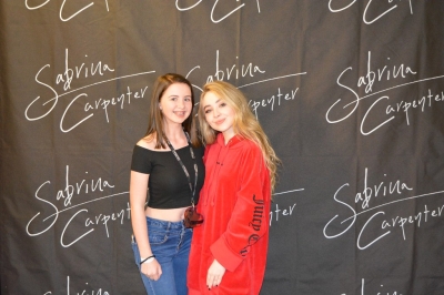 sabrinacarpenter-daily_28429.jpg