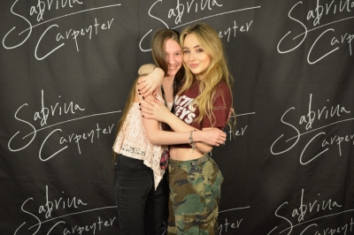 sabrinacarpenter-daily_282229.jpg