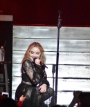 sabrinacarpenter-daily_281129.jpg