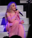 sabrinacarpenter-daily_281029.jpg