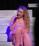 sabrinacarpenter-daily_287629.jpg