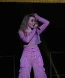 sabrinacarpenter-daily_287829.jpg