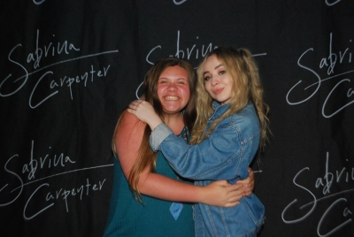 sabrinacarpenter-daily_281429.jpg