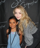 sabrinacarpenter-daily_2819429.jpg