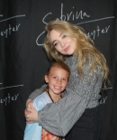 sabrinacarpenter-daily_282829.jpg