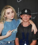 sabrinacarpenter-daily_28729.jpg