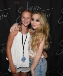 sabrinacarpenter-daily_2810529.jpg