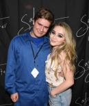 sabrinacarpenter-daily_281829.jpg