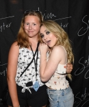 sabrinacarpenter-daily_2818529.jpg