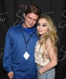 sabrinacarpenter-daily_2827729.jpg