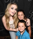 sabrinacarpenter-daily_283829.jpg