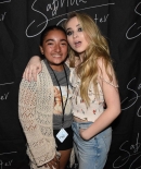 sabrinacarpenter-daily_284429.jpg