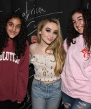 sabrinacarpenter-daily_284629.jpg