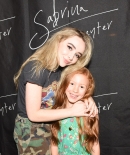 sabrinacarpenter-daily_2823729.jpg