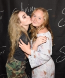 sabrinacarpenter-daily_2824629.jpg