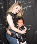 sabrinacarpenter-daily_2831329.jpg