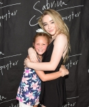 sabrinacarpenter-daily_2812829.jpg