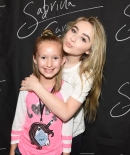 sabrinacarpenter-daily_2832429.jpg