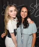 sabrinacarpenter-daily_2833129.jpg