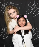 sabrinacarpenter-daily_2835229.jpg