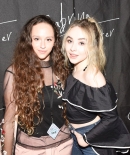 sabrinacarpenter-daily_2828529.jpg