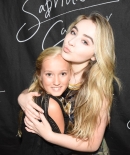 sabrinacarpenter-daily_289729.jpg